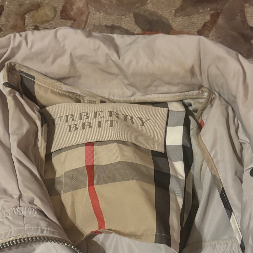 Burberry beige Puffer Jacket with Check Interior